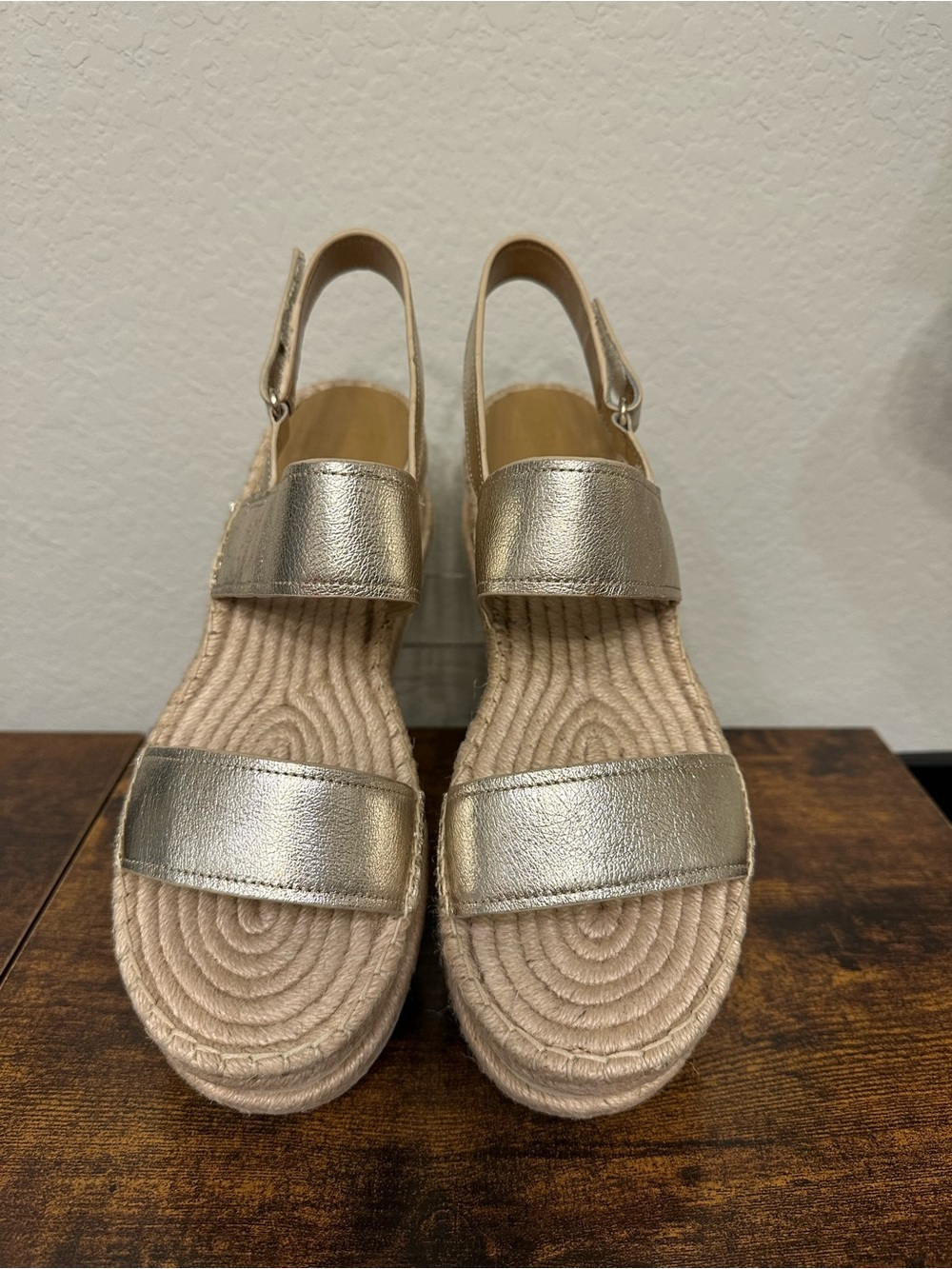 Marc Fisher LTD Gallia Gold Metallic Platform Espadrille Sandals Size 8 - Picture 3 of 10